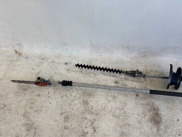 Lot van 2 husqvarna benzine snoeimachines – hoogsnoeier & stokheggenschaar – werkend - afbeelding 6 van  8