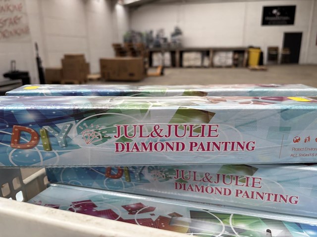 Lot van 2 pallets diverse painting diamonds - afbeelding 2 van  5