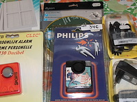 Lot van 2 persoonlijke alarms + accessoires - afbeelding 1 van  3