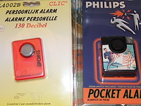 Lot van 2 persoonlijke alarms + accessoires - afbeelding 2 van  3