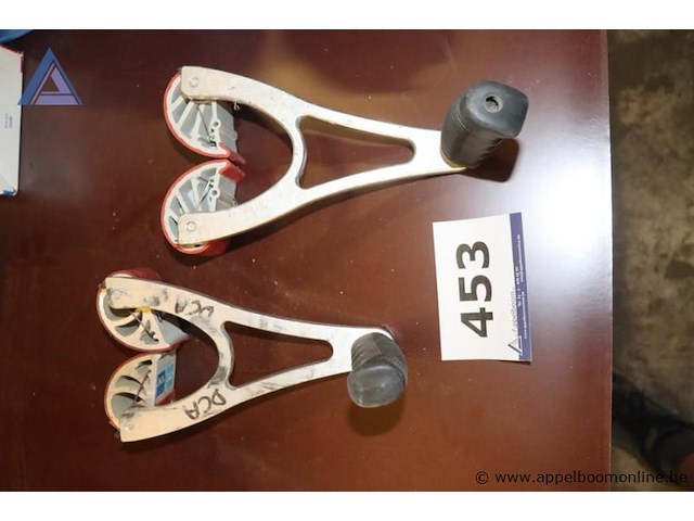 Lot van 2 plaatdragers - afbeelding 1 van  1