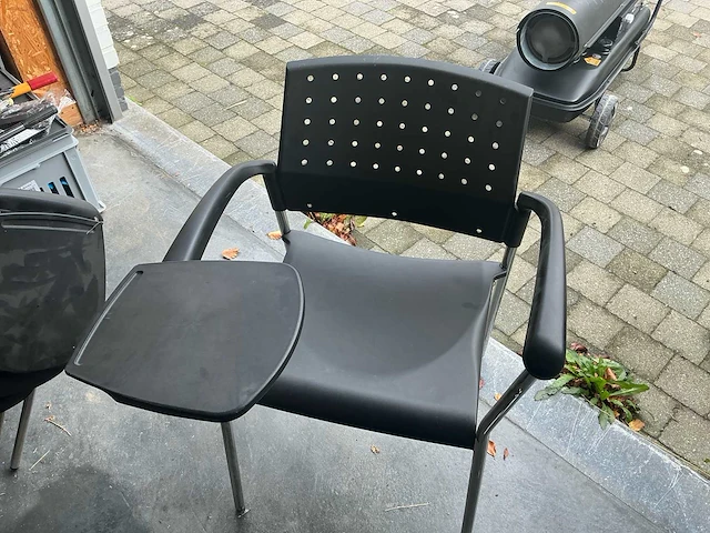 Lot van 20 vergaderstoelen met armleuningen en geïntegreerd schrijfblad - afbeelding 2 van  3