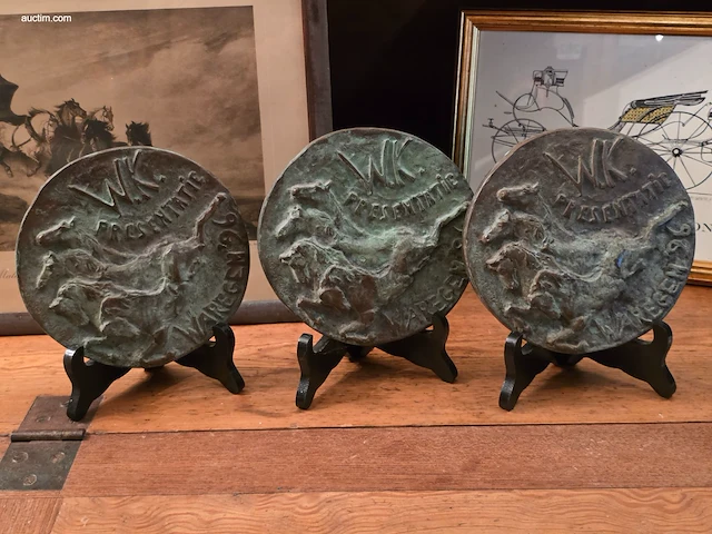 Lot van 3 bronzen herdenkingspenningen /... - afbeelding 1 van  4