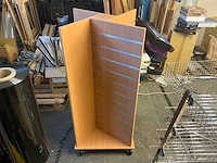 Lot van 3 presenteer kasten winkel meubilair - afbeelding 2 van  8