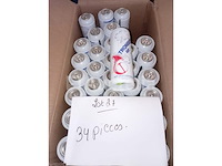 Lot van 34 stuks luchttrompet navulbom - nieuw set van 5 packs shoulder straps stand belgium - nieuw set van 22 70x150 belgische supportervlaggen - nieuw set van 4 belgische supportersjaals - nieuw - afbeelding 3 van  4