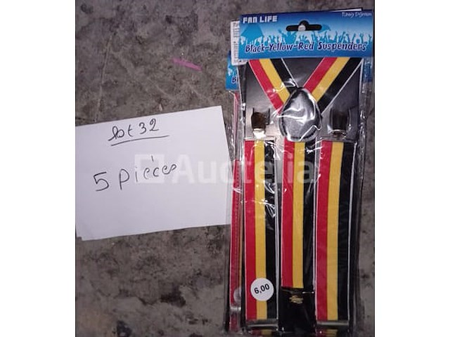 Lot van 34 stuks luchttrompet navulbom - nieuw set van 5 packs shoulder straps stand belgium - nieuw set van 22 70x150 belgische supportervlaggen - nieuw set van 4 belgische supportersjaals - nieuw - afbeelding 4 van  4