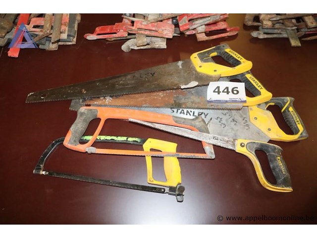 Lot van 4 handzagen - stanley lot van 2 ijzerzagen - afbeelding 1 van  1
