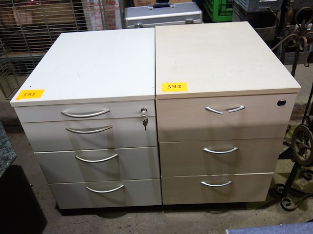 Lot van 4 ladenkasten - afbeelding 1 van  2