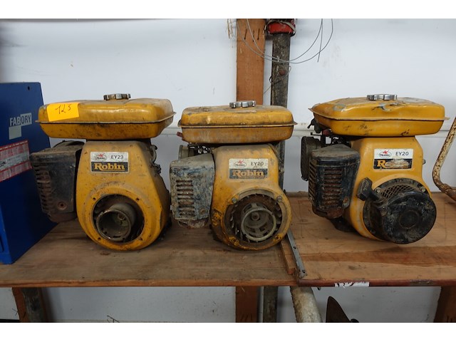 Lot van 4 motoren robin (verschillende types) na te zien ! - afbeelding 1 van  5
