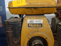 Lot van 4 motoren robin (verschillende types) na te zien ! - afbeelding 2 van  5