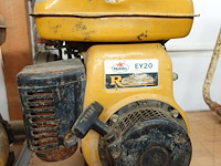 Lot van 4 motoren robin (verschillende types) na te zien ! - afbeelding 4 van  5