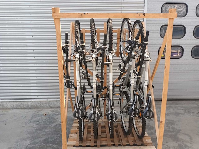 Lot van 5 fietsen - afbeelding 1 van  1