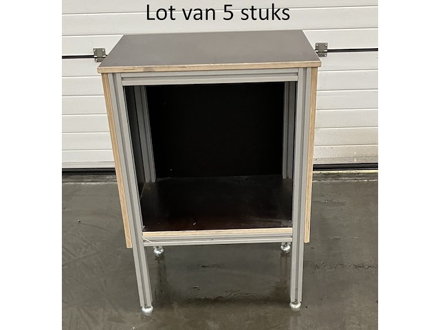 Lot van 5 werktafels - afbeelding 1 van  3