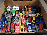 Lot van 50 miniatuurauto's hotweels, mattel , corgi…