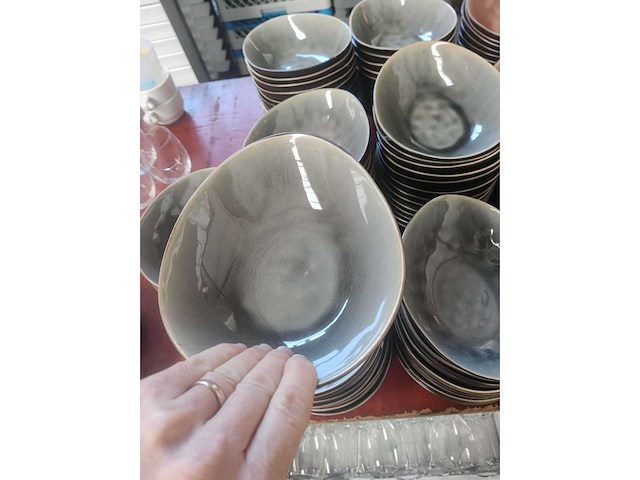 Lot van 78 groen ovalen en 143 zalmroze kommetjes (221x) - afbeelding 2 van  6