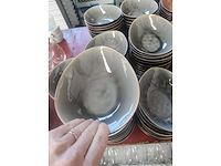 Lot van 78 groen ovalen en 143 zalmroze kommetjes (221x) - afbeelding 2 van  6