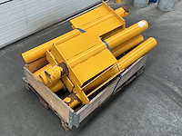 Lot van 8 gele stalen profielpalen / aanrijdbeveiligingpalen (dia. 114 mm - in te betonneren) - afbeelding 3 van  4