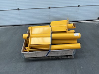 Lot van 8 gele stalen profielpalen / aanrijdbeveiligingpalen (dia. 114 mm - in te betonneren) - afbeelding 2 van  4
