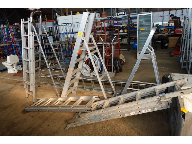 Lot van 8 ladders - afbeelding 1 van  8