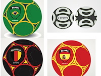 Lot van 96 voetballen nationaal thema maat 5