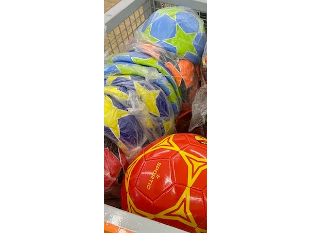 Lot van 96 voetballen size5 mix metallic pvc - afbeelding 2 van  3