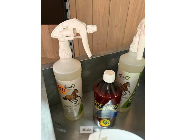 Lot van div spullen voor paarden - afbeelding 6 van  6