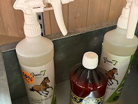 Lot van div spullen voor paarden - afbeelding 6 van  6