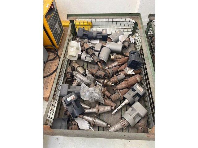 Lot van diverse frezen overige freesmachines - afbeelding 3 van  3