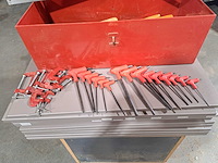 Lot van diverse handgereedschappen - afbeelding 2 van  64