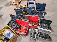 Lot van diverse handgereedschappen - afbeelding 1 van  64