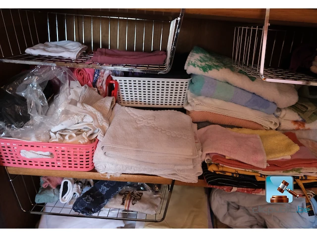 Lot van diverse meubelen - afbeelding 21 van  30