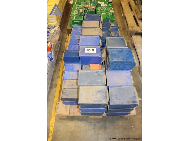 Lot van gevulde opbergdozen - berner - diverse bevestigingsmaterialen - afbeelding 1 van  3