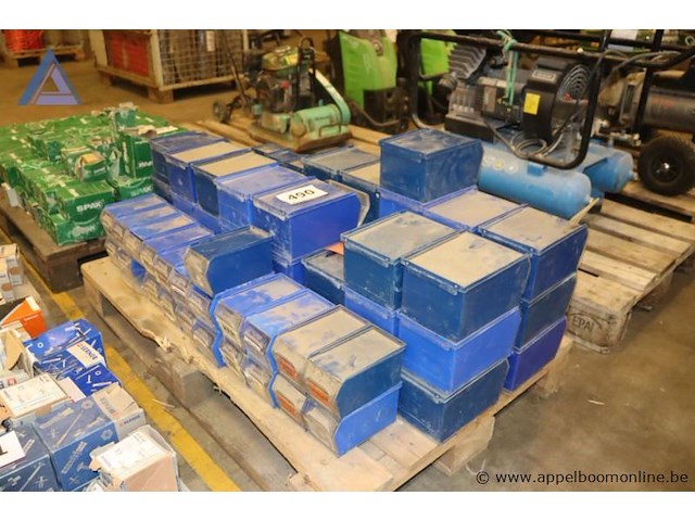 Lot van gevulde opbergdozen - berner - diverse bevestigingsmaterialen - afbeelding 2 van  3