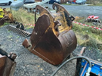 Lot van graafbak met tanden. - afbeelding 3 van  9