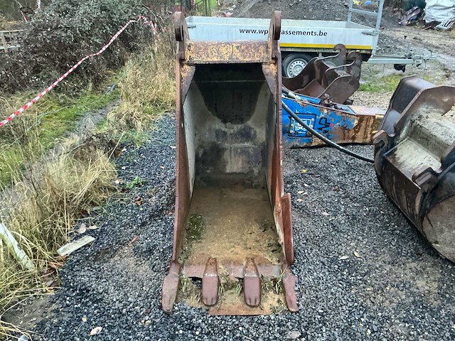 Lot van graafbak met tanden. - afbeelding 9 van  9