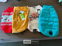 Lot van hondenjasjes - afbeelding 1 van  2
