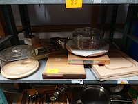 Lot van houten planken en onderleggers - afbeelding 1 van  5