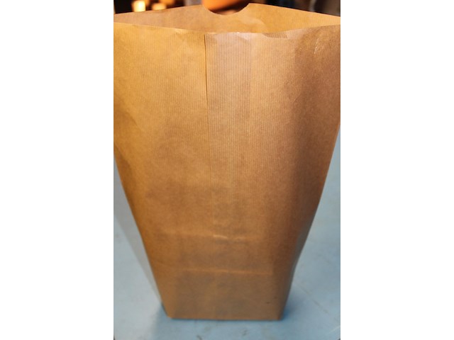 Lot van min. 400 zakken met plastiek bak - afbeelding 2 van  2