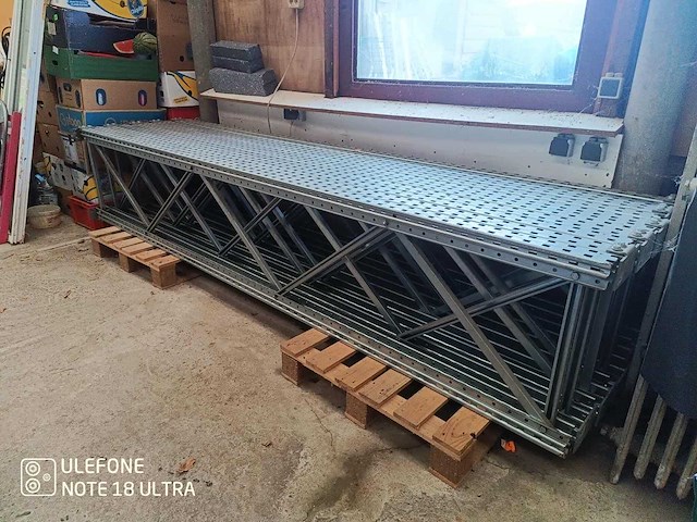 Lot van modulaire stellingen - afbeelding 15 van  26