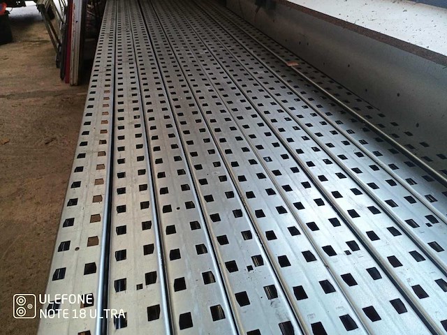 Lot van modulaire stellingen - afbeelding 17 van  26