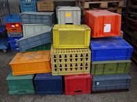 Lot van ongeveer 20 verschillende grote bakken - afbeelding 1 van  2