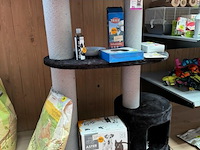 Lot van spullen voor katten - afbeelding 1 van  5
