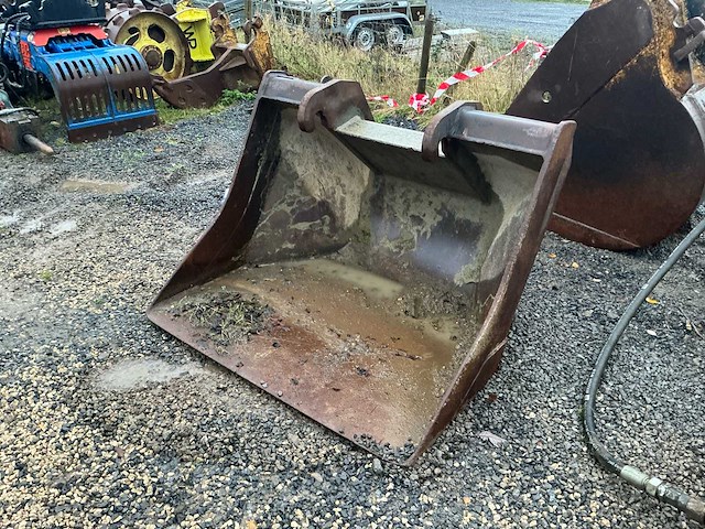 Lot van standaard graafbak - afbeelding 1 van  11