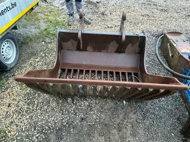 Lot van standaard puingraafbak - afbeelding 7 van  8