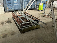 Lot van steigers - afbeelding 4 van  11