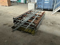 Lot van steigers - afbeelding 5 van  11