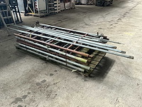 Lot van steigers - afbeelding 7 van  11