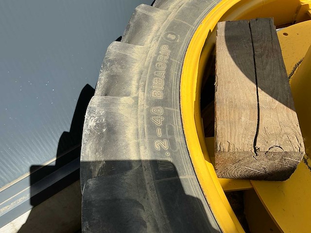 Lot van tractorwielen - afbeelding 6 van  6
