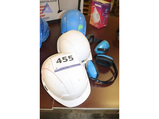 Lot van veiligheidshelmen - diverse kleuren gehoorbeschermers - afbeelding 1 van  3