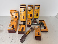 Lot van verschillende dewalt schuurbanden/vellen - afbeelding 2 van  3